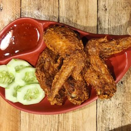 ปีกไก่ทอดน้ำปลาลับแล