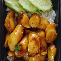 ข้าวกระเพราไส้กรอก