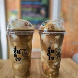 มะพร้าวปั่นนมสดกาแฟ