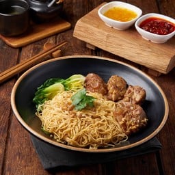 บะหมี่สตูว์เนื้อโคขุน