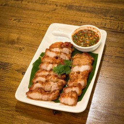 ตำอ้ายเเหน๊ หน้าพลัมคอนโดรังสิต