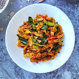 หน่อไม้ปลอดสารผัดพริกแกงหมูสับ (กับข้าว)
