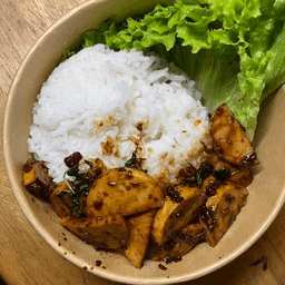 ข้าวกระเพราหมูยอ พิเศษ