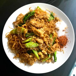 เส้นหมี่ผัดซีอิ้วหมู