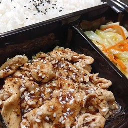 ข้าวไก่ซอสพริกไทยดำ