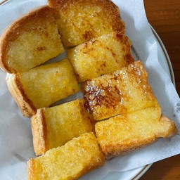 ขนมปังปิ้ง แยมส้ม