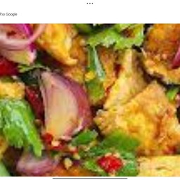 ยำไข่เจียว