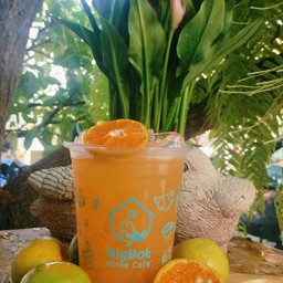 🍊น้ำส้มคั้นสดๆ🍊 ไม่ผสมน้ำตาล ไม่ผสมไซรัปส้ม 16Oz (เมนูนี้ไม่มีปั่นนะคะ) แยกน้ำให้ด้วยจร้า