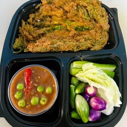 เซ็ตไข่เจียว+ น้ำพริก + ผักสด + ข้าว