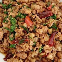 กระเพราหมูสับ