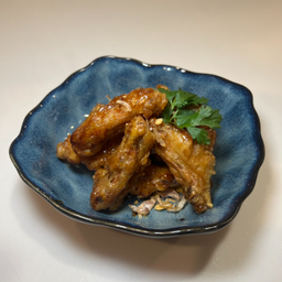 ปีกไก่คั่วซอสน้ำปลา