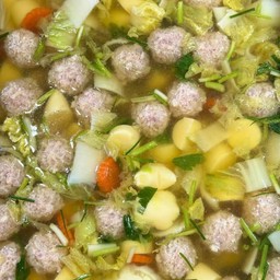 ต้มจืดลูกเงาะ