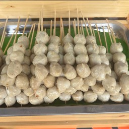ลูกชิ้นหมู7ไม้20
