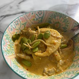 แกงทิเม็ดเหรียงกับยอดมะพร้าว(หมู)  Southern Thai red curry w/pork & reng nut
