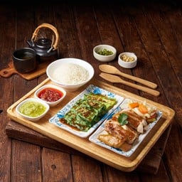 ชุดข้าวมันไก่ซีอิ๊ว