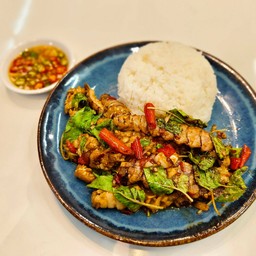 ข้าว+กั้งผัดกะเพรา