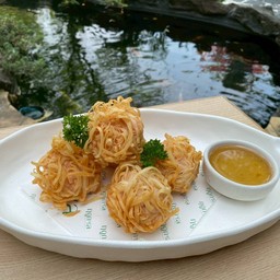 ทอดมันกุ้งครั้นซี่  ซอสลูกพรุน