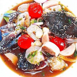 ยำปูม้า1+กุ้ง5+ หมูยอ1+ไข่แดงเค็ม3