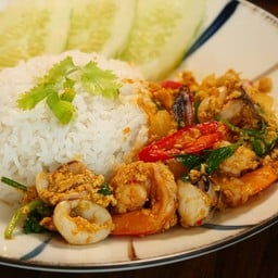 เลอโอชา ก๋วยเตี๋ยวหมูตุ๋นและอาหารตามสั่ง