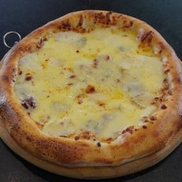 พิซซ่า 4 ชีส