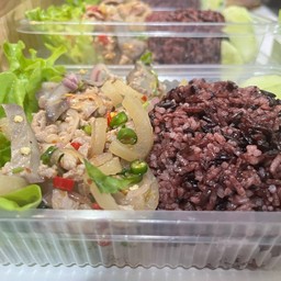 ข้าวไรซ์เบอรี่+ยำหนังหมู