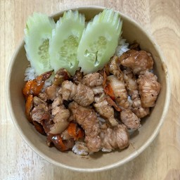 ข้าวหมูสามชั้นผัดกะปิ-พริกกระเทียม