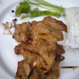 หมูปิ้งติดมัน