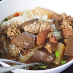 ข้าวปุ้นน้ำวัวบ้านสวนโอชา