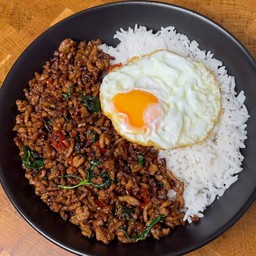กะเพราหมู(ฟรีไข่)