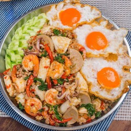 กะเพรารวมมิตร (กับข้าว)