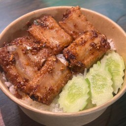 ข้าวซี่โครงหมู คลุกฝุ่น