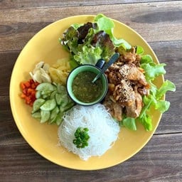 เส้นหมี่่หมูย่าง