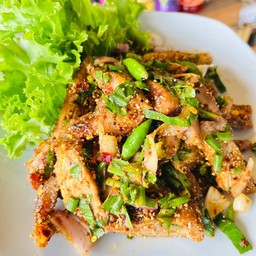 คอหมูย่างคุลกฝุ่น