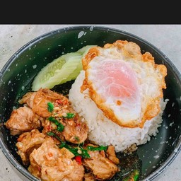 กระเพราซี่โครงหมูอบ