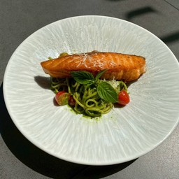 สปาเก็ตตี้เพสโต้ แซลมอน