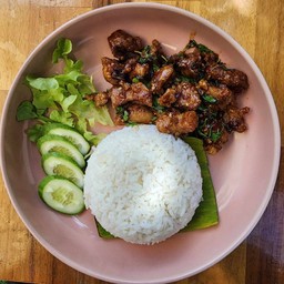 ข้าวกระเพาหมูทอด