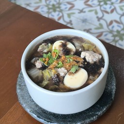 แกงจืดเต้าหู้หมูสับสาหร่าย