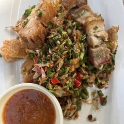 หมูกรอบคั่วพริกเกลือ(กับข้าว)