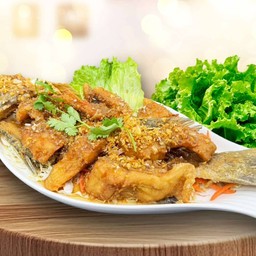 ปลากระพงทอดกระเทียม