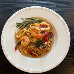 สปาเกตตี้ผัดกะเพราทะเล