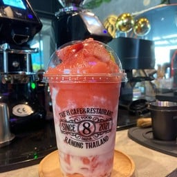 สตอเบอร์รี่สมูทตี้