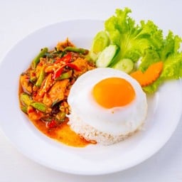 ข้าวผัดพริกแกง