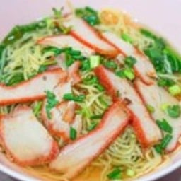 บะหมี่หมูเเดงกวางตุ้ง(น้ำ)