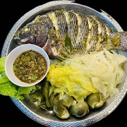 นึ่งปลานิลผักผักลวกพร้อมแจ่วพริกดิบ