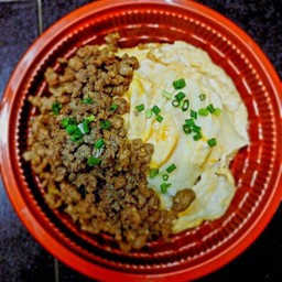 ข้าวหมูสับน้ำมันหอย&ไข่ข้น