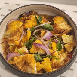 ยำไข่ดาว