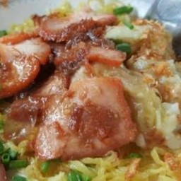 บะหมี่เกี้ยวหมูเเดง(แห้ง)