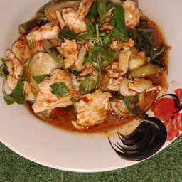 ผัดพริกแกง