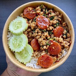 ข้าวกระเพราหมูสับกุนเชียง