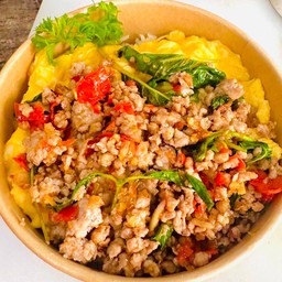 ข้าวกระเพราหมูสับ&ไข่ข้น